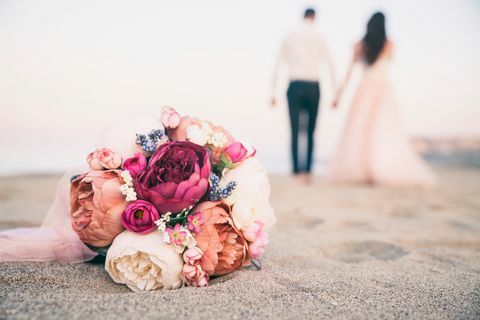 flori de nuntă pe plajă