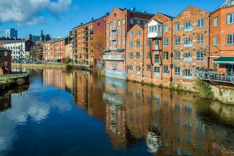 Leeds city center - clădire din cărămidă roșie