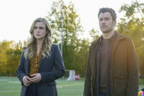 manifest tail spin episodul 304 imaginat l r melissa roxburgh ca michaela stone, mat lung ca zeke landon fotografie de peter kramerwarner Brothers