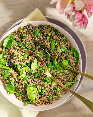 salata faro si quinoa cu spanac si mazare