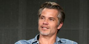 Timothy Olyphant vorbește pe scenă în timpul panelului „justificat”, turneu de presă al asociației criticilor de televiziune ianuarie 2015 în Pasadena