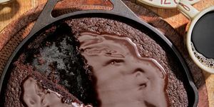 cărucior din fontă cafea tort de ciocolată