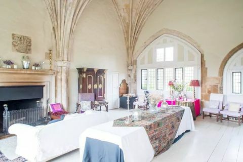 Butley Priory interioare - Airbnb