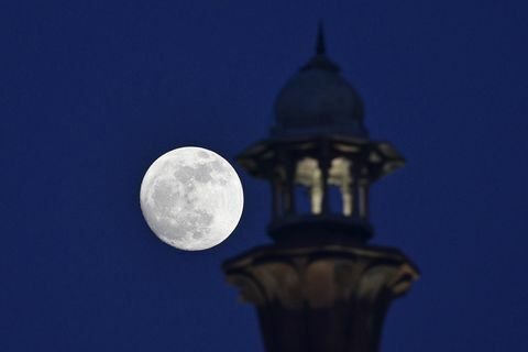 Luna rece în New Delhi