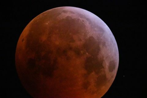 Eclipsa lunară totală dă luna lunii ianuarie