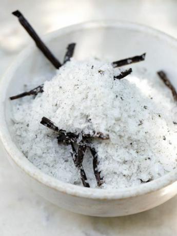 Obține rețeta: Cum să faci sare de boabe de vanilie