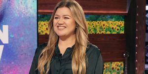 Kelly Clarkson pe platourile talk-show-ului ei