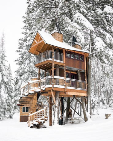 Montana Treehouse Retreat în zăpadă