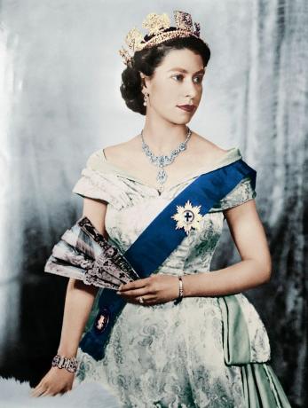 regina Elisabeta a II-a a Angliei