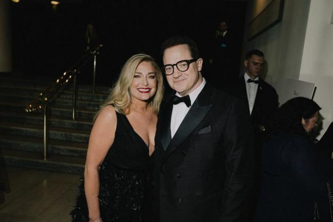 Londra, Anglia 19 februarie Redacția notează că imaginea a fost modificată cu filtre digitale brendan fraser și jeanne moore participă la ee premiile de film bafta 2023 la Royal Festival Hall pe 19 februarie 2023 din Londra, Anglia, fotografie de rowben lantionbafta prin Getty imagini