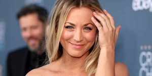 Starul „însoțitorului de zbor” și actrița „The Big Bang Theory” Kaley Cuoco