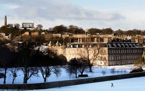 zăpadă în Holyroodhouse Scoția