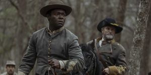 david oyelowo ca bass reeves și shea whigham ca george reeves în lawmen bass reeves, episodul 1, sezonul 1, streaming pe Paramount, credit foto 2023 emerson millerparamount