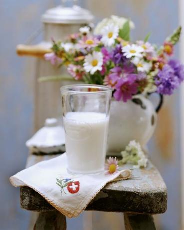 7 moduri în care laptele organic face minuni asupra sănătății tale