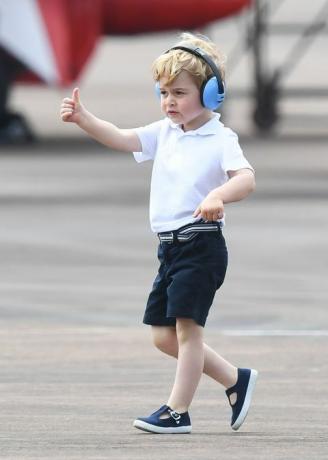 Prințul George face o plimbare cu elicopterul