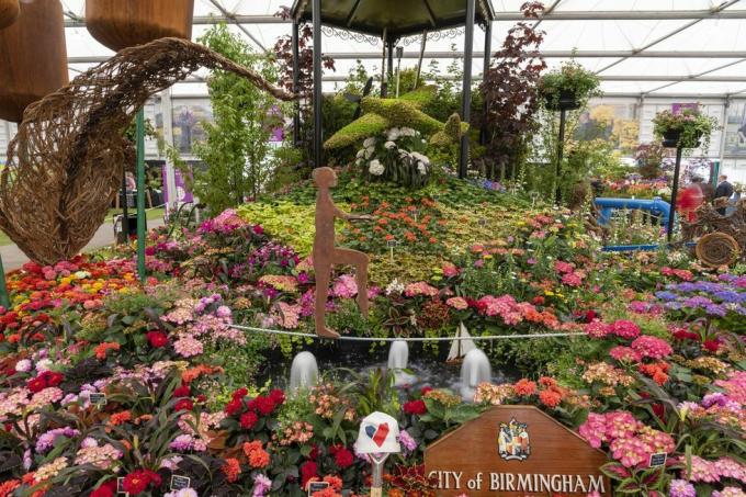 standul orașului birmingham în marele pavilion rhs chelsea flower show 2023