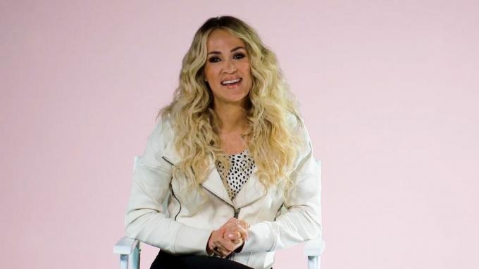 previzualizare pentru Carrie Underwood despre Încrederea, sarcina și bretelele ei secrete