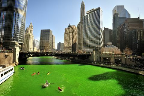 Vopsirea verde a râului Chicago în ziua Sf. Patrick