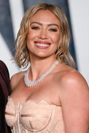 Beverly Hills, California, 12 martie, Hilary Duff participă la petrecerea Oscar din 2023, găzduită de radhika Jones la Centrul Wallis Annenberg pentru artele spectacolului pe 12 martie 2023 în Beverly Hills, California, fotografie de karwai tangwireimage