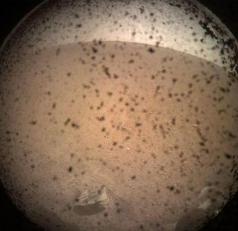 NASA Insight Lander împărtășește prima fotografie din suprafața lui Marte - Fotografiile misiunii Marte