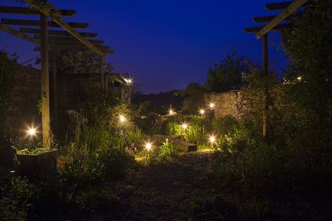 lumini de grădină