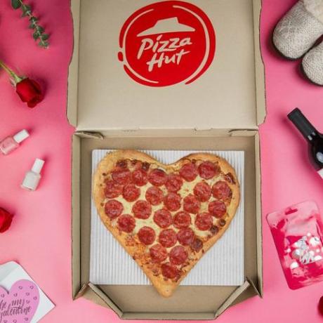pizza hut pizza in forma de inima
