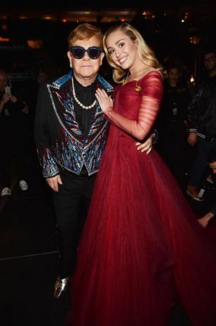 Miley Cyrus și Elton John interpretează „Tiny Dancer” la Grammy 2018