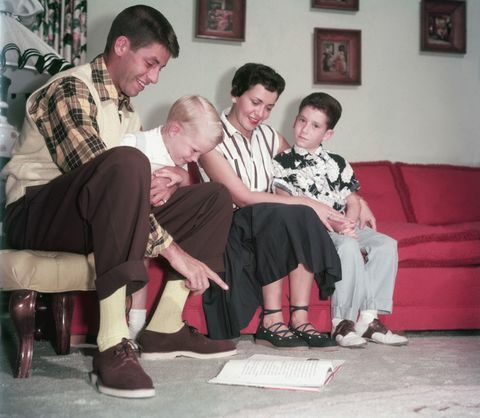 Jerry Lewis și Patti Palmer, în jurul anului 1960, cu fiii lor Gary și Ronald.