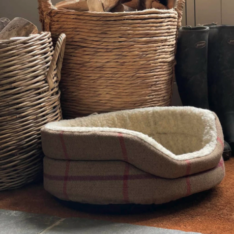 Pat pentru câini Tweed Snuggle realizat manual - căptușit cu lână și complet lavabil