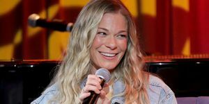 Leann Rimes vorbește pe scenă într-o seară cu Leann Rimes la Muzeul Grammy pe 31 mai 2022 în Los Angeles, California, fotografie de rebecca sappgetty imagini pentru academia de înregistrare